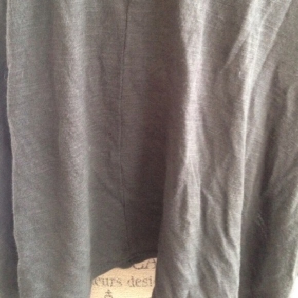 gray metallic geometric crop top - Picture 2 of 2